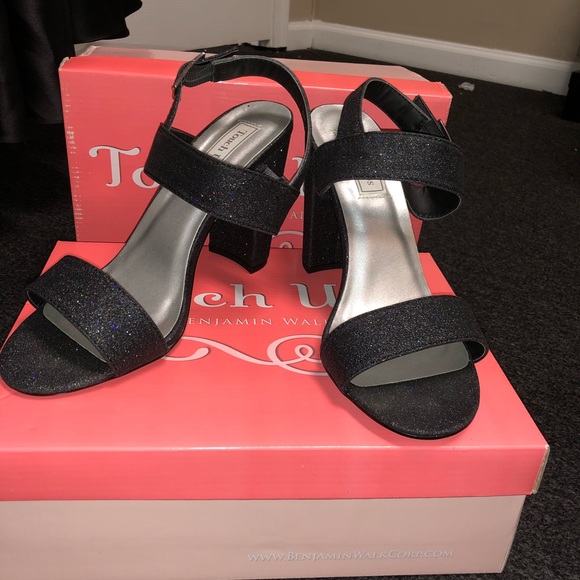 touch ups by benjamin walk jordan sandal